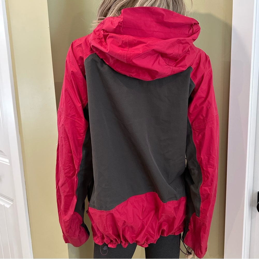 Cloudveil Women's Red and Gray Hooded Rain Jacket XL